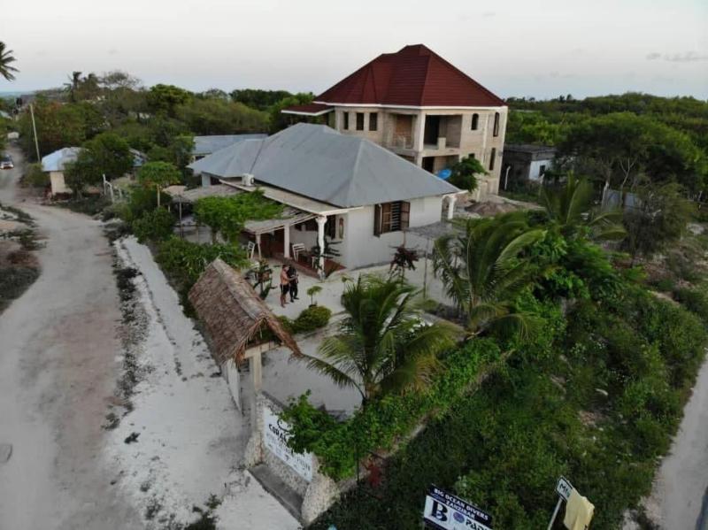 Barabara House image