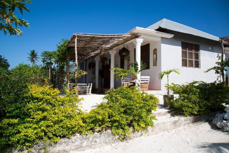 Barabara House image