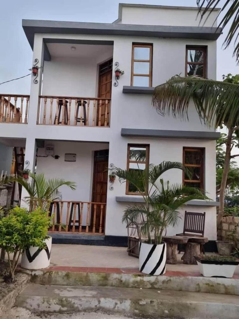 Barabara House image