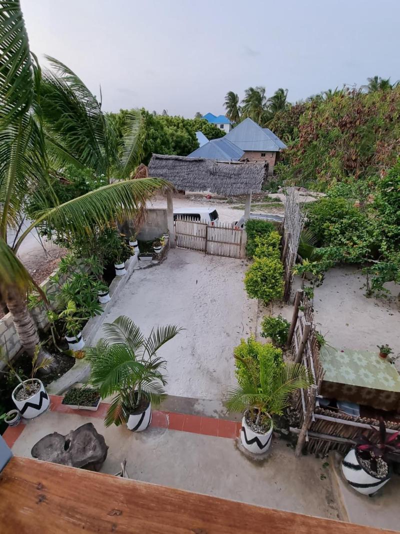 Barabara House image