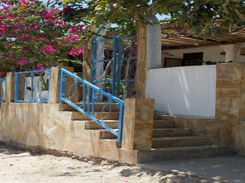 Barabara House image