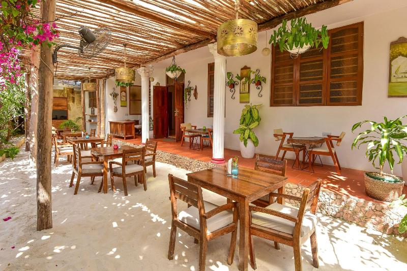 Barabara House image