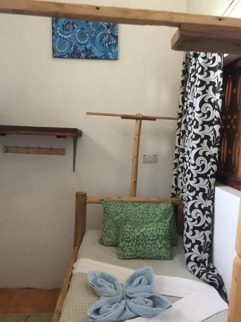 Barabara House image