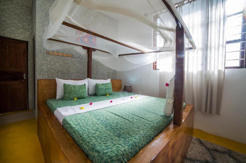 Barabara House image