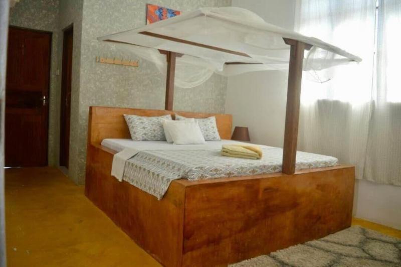 Barabara House image