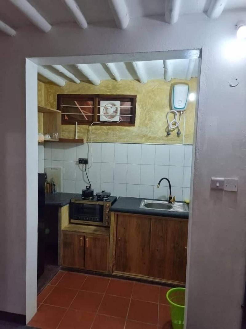 Barabara House image