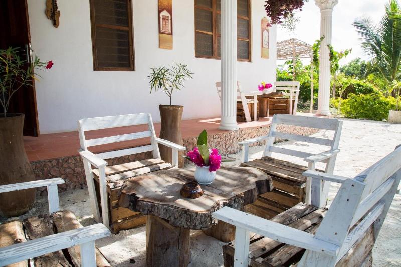Barabara House image