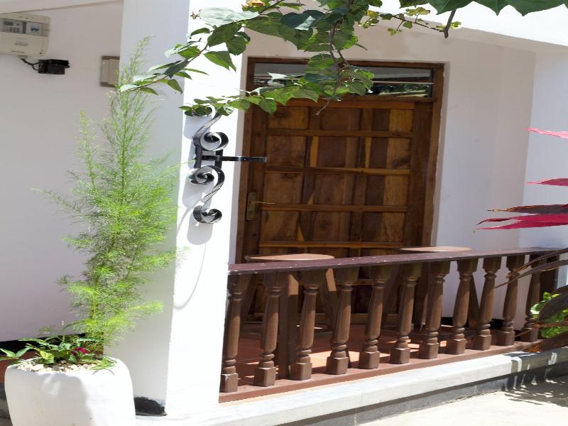 Barabara House image