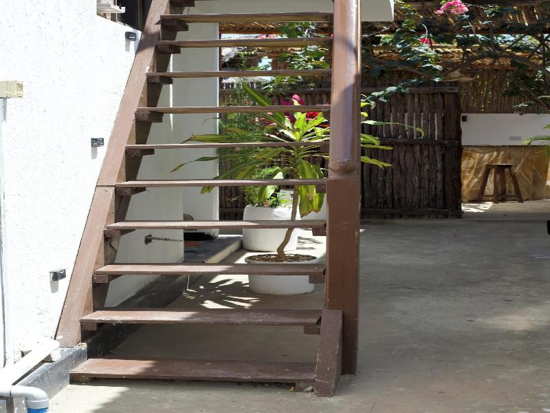 Barabara House image
