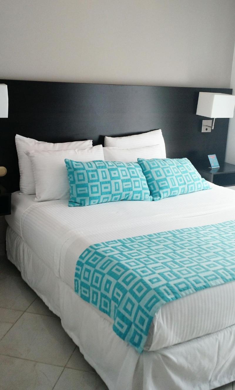 Hotel Manantial image