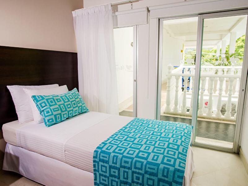 Hotel Manantial image