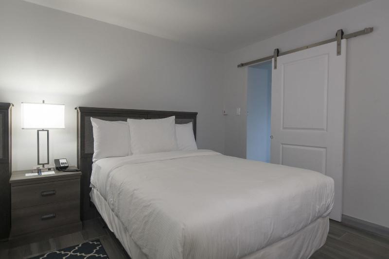 King's Hotel & Residences image