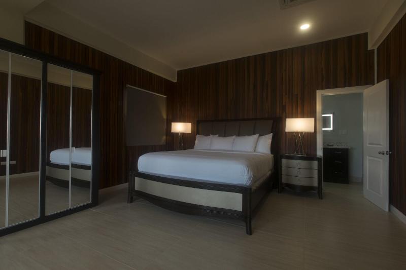 King's Hotel & Residences image