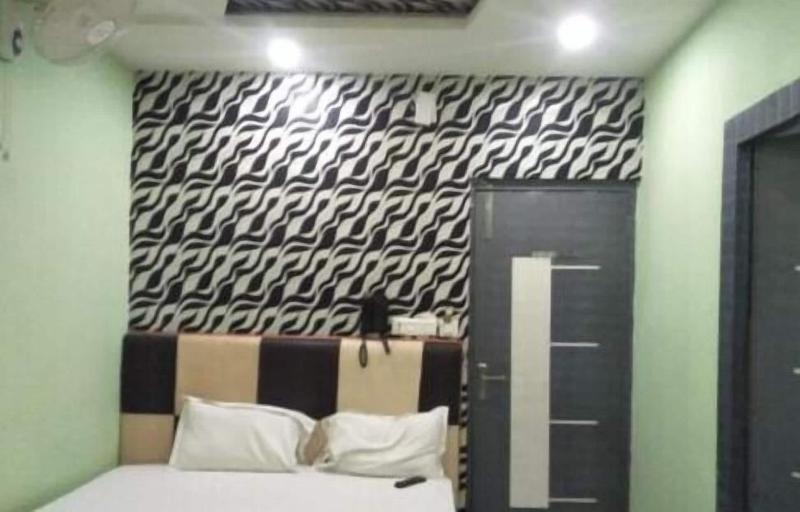 Hotel Suvidha image