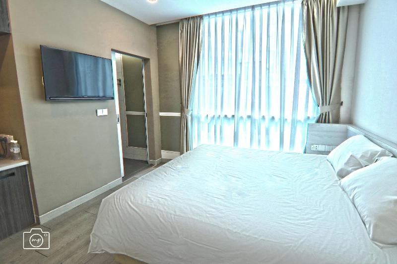 Legacy Hotel image