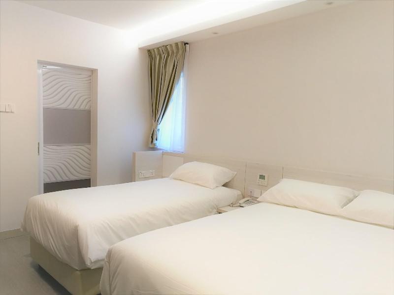 Legacy Hotel image