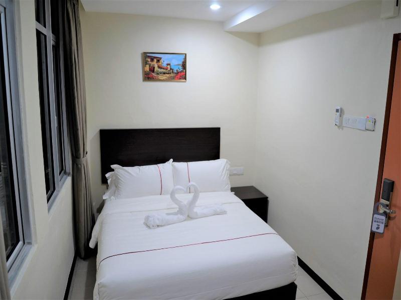 Dcozy Hotel image