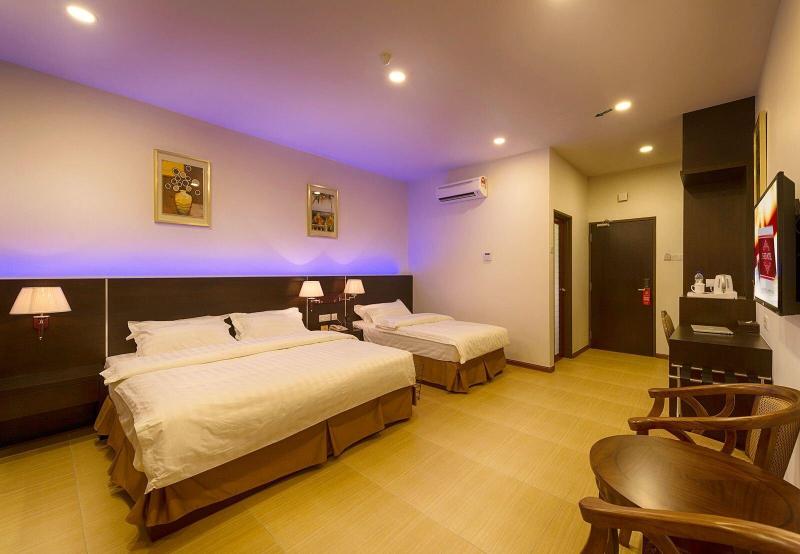 E-Red Hotel Cosmo image
