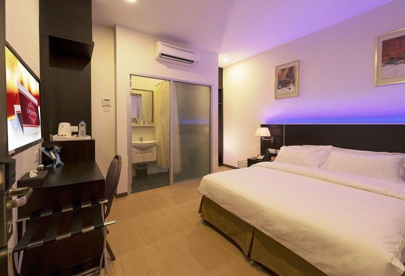 E-Red Hotel Cosmo image