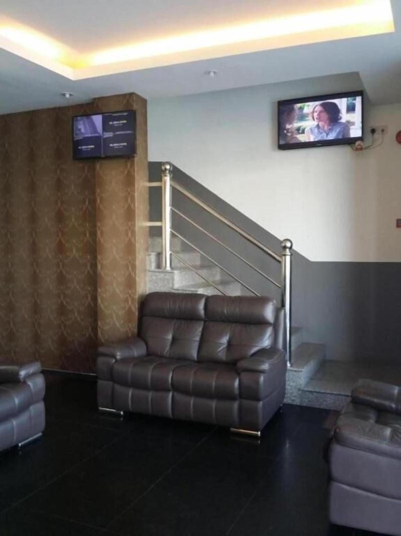 Maxi Inn image