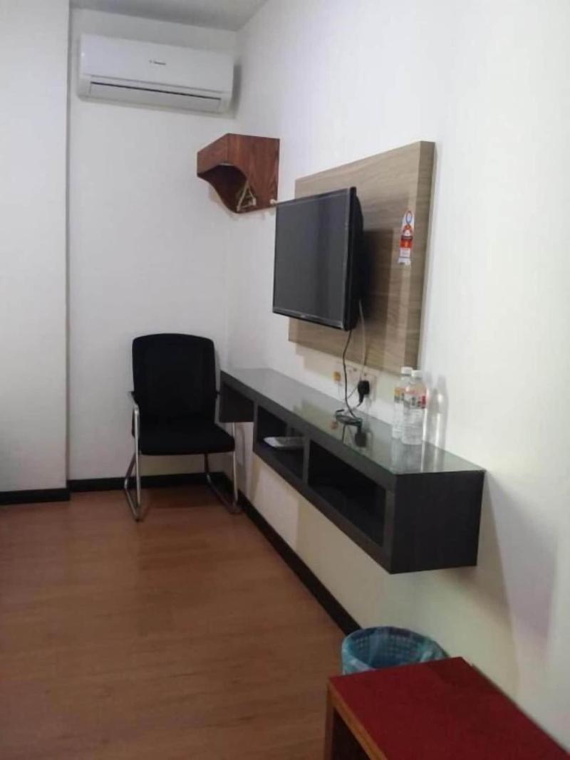 Maxi Inn image