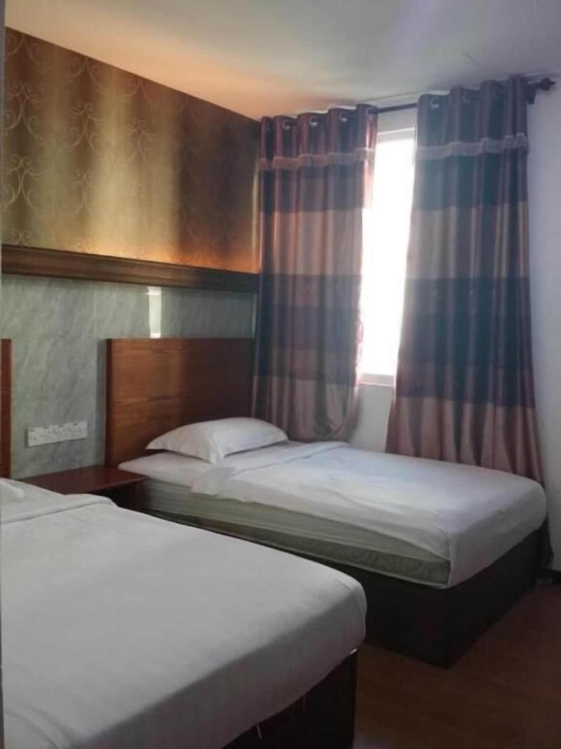 Maxi Inn image