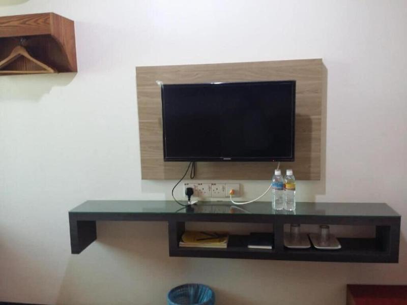 Maxi Inn image