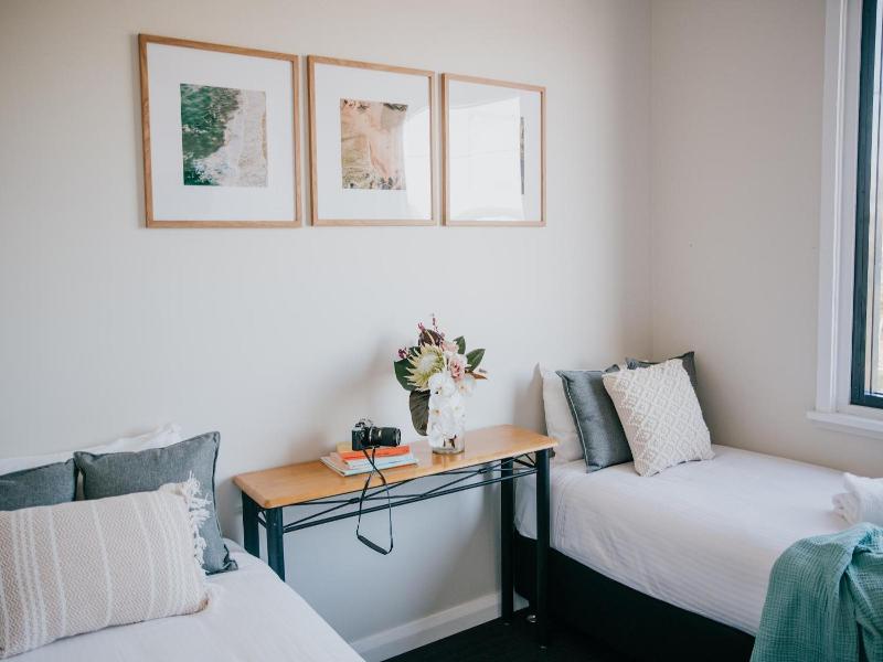 Gunyah Hotel image