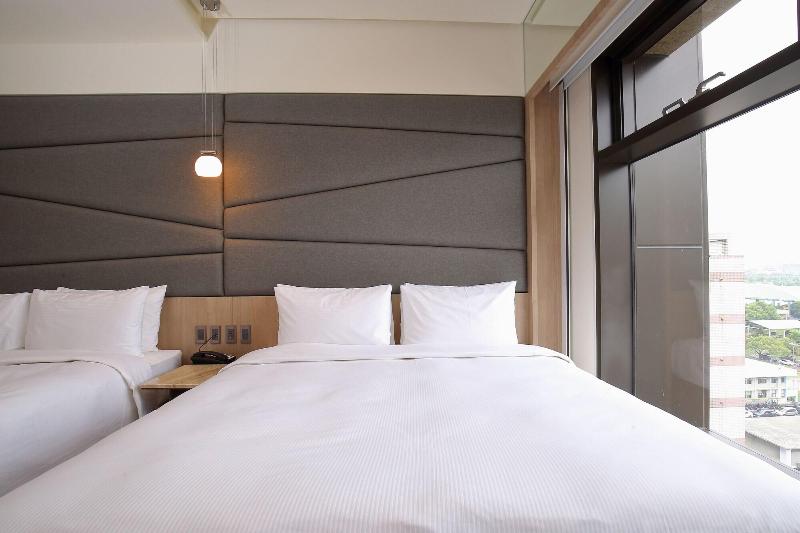 Kloud Hotel image