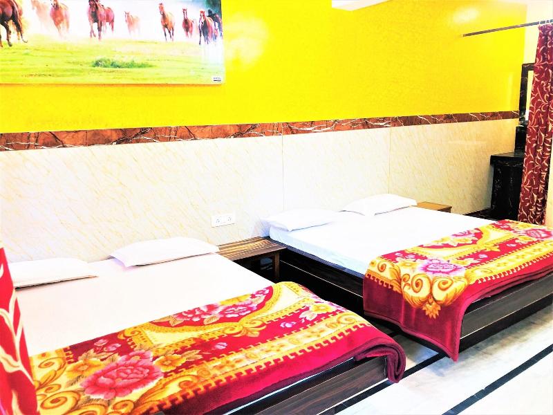 Shri Ganesh Hotel - 200 Meters from Nakki Lake Mou image