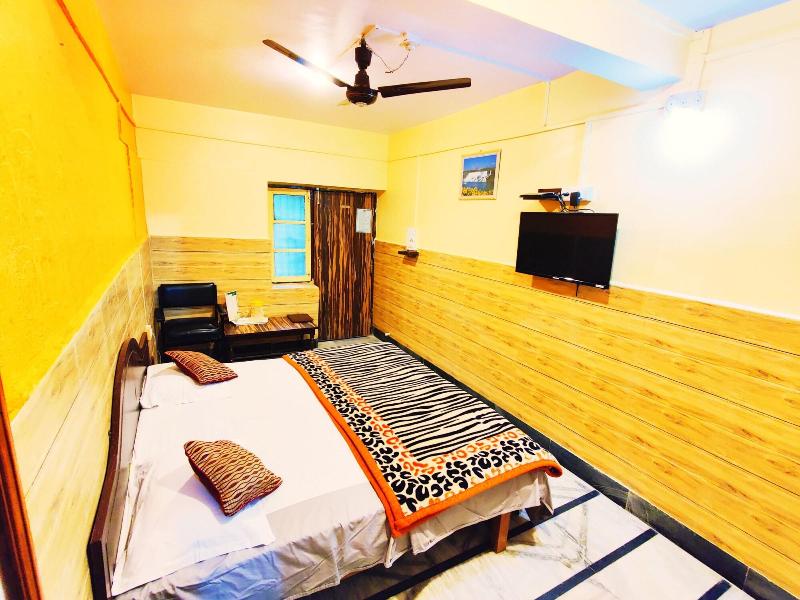 Shri Ganesh Hotel - 200 Meters from Nakki Lake Mou image