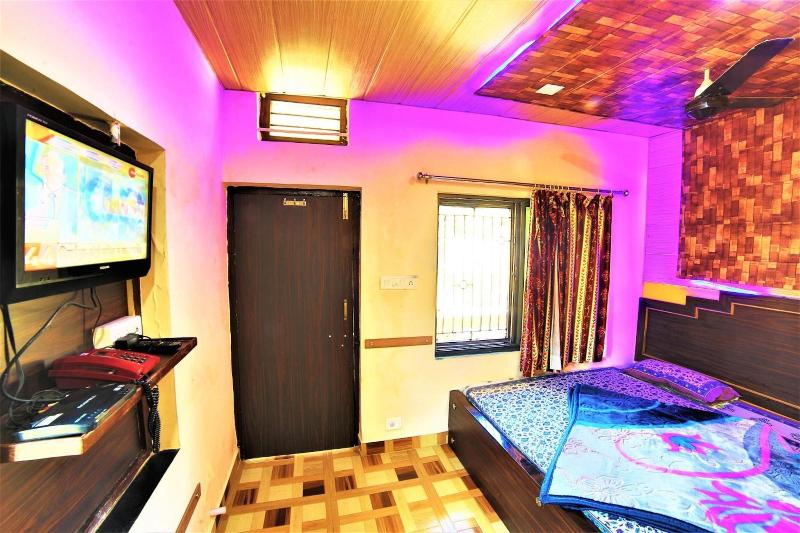 Shri Ganesh Hotel - 200 Meters from Nakki Lake Mou image
