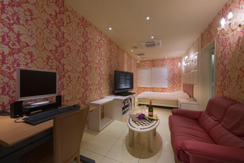Hotel Linden Oji image