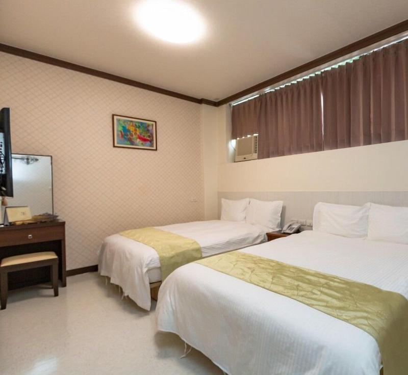 Home Inn Loudong image