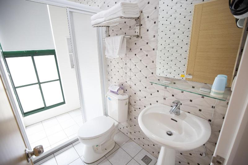 Home Inn Loudong image