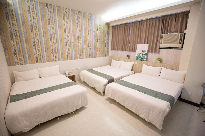Home Inn Loudong image