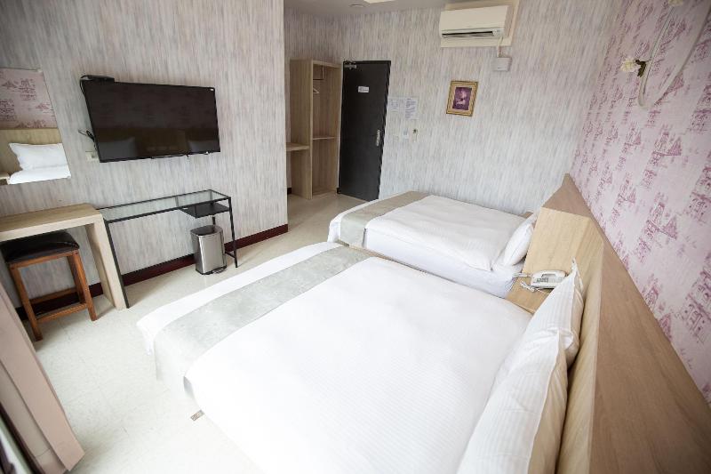 Home Inn Loudong image