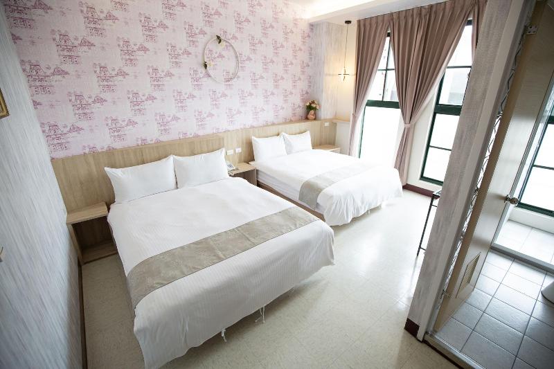 Home Inn Loudong image