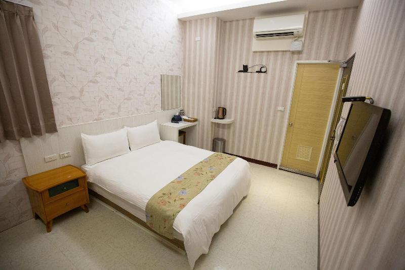 Home Inn Loudong image