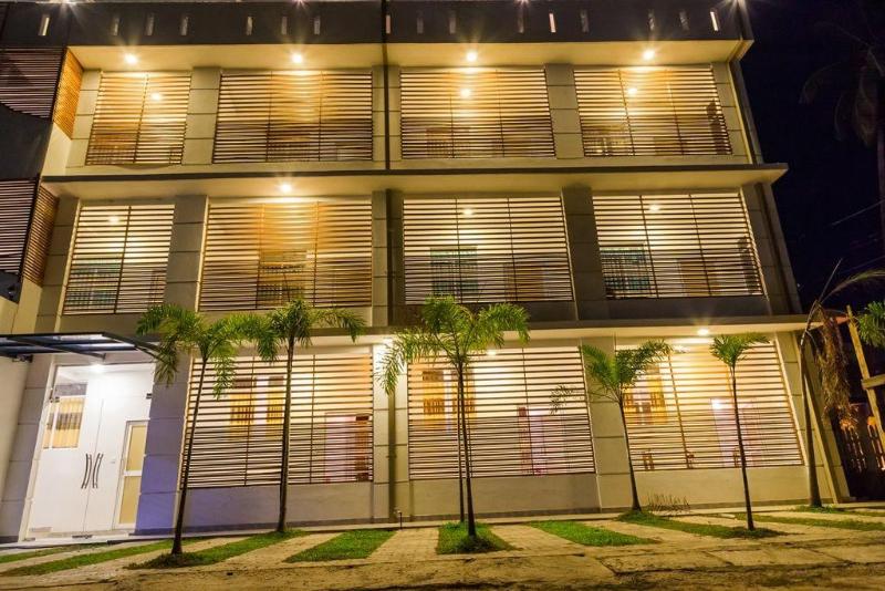 Hotel Crown Plaza Katunayake image