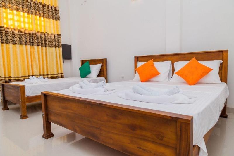 Hotel Crown Plaza Katunayake image