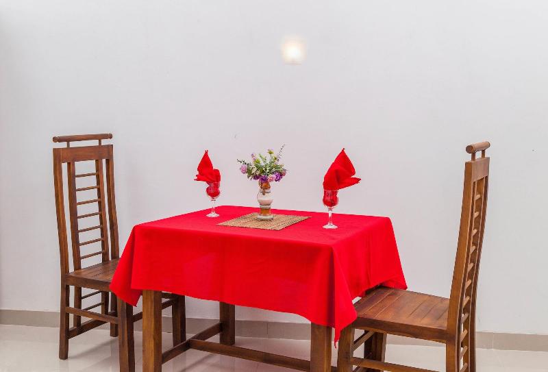 Hotel Crown Plaza Katunayake image