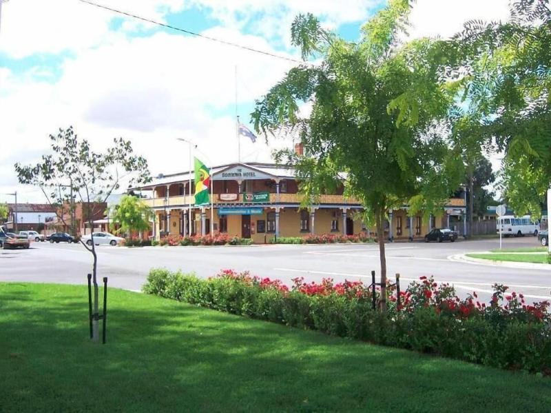 Boorowa Hotel — exterior view