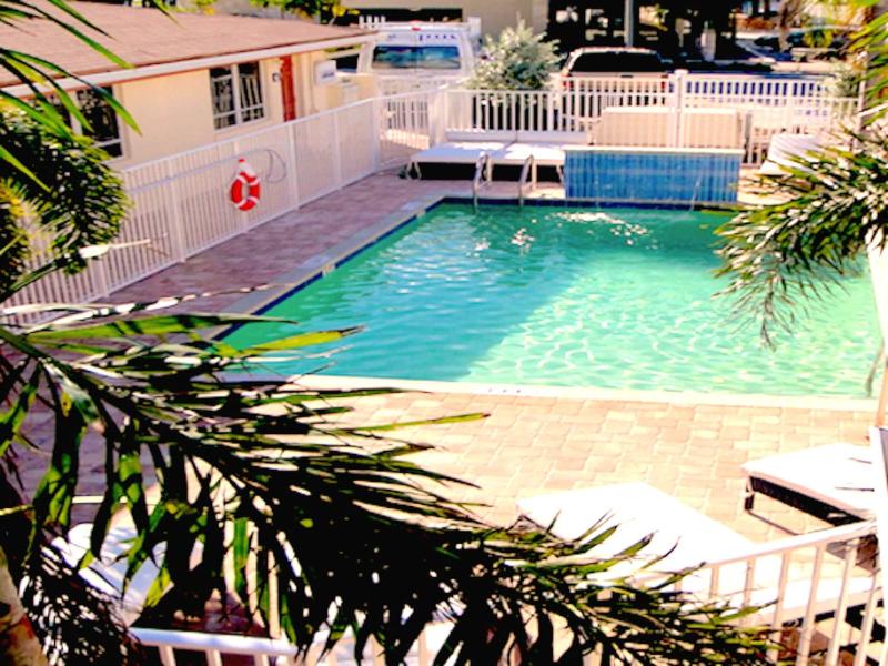 Lauderdale Villas, Suites by the Sea