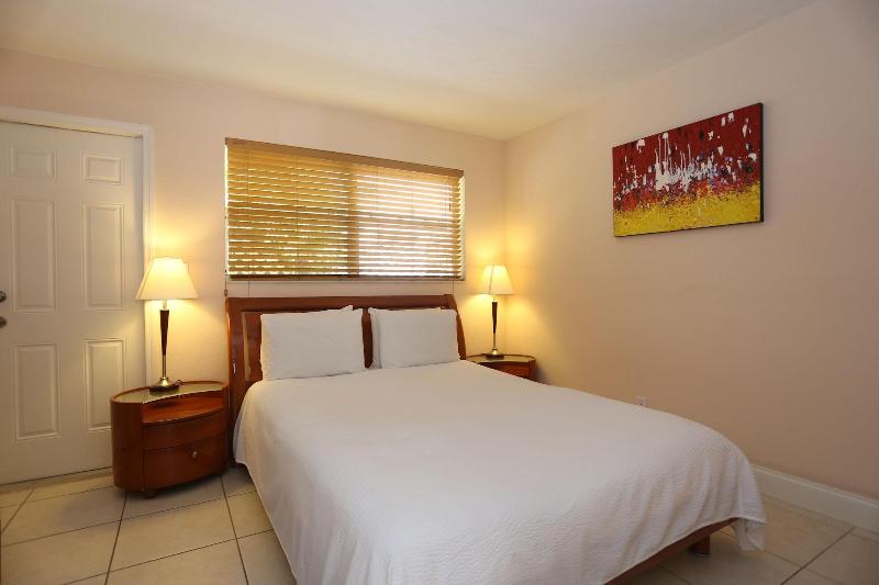Lauderdale Villas, Suites by the Sea