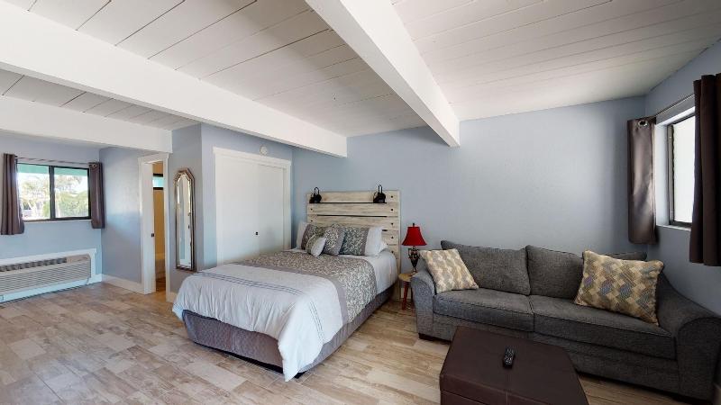 Off the Charts Inn & Out Island Resort image
