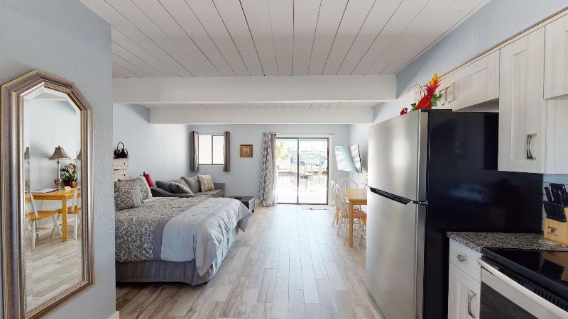 Off the Charts Inn & Out Island Resort image