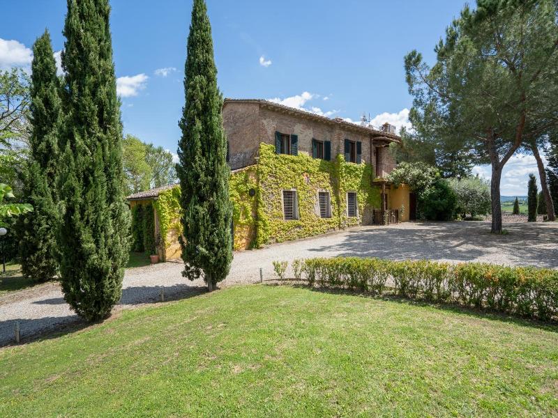 Il Palazzetto image