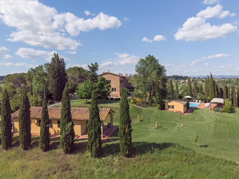 Il Palazzetto image