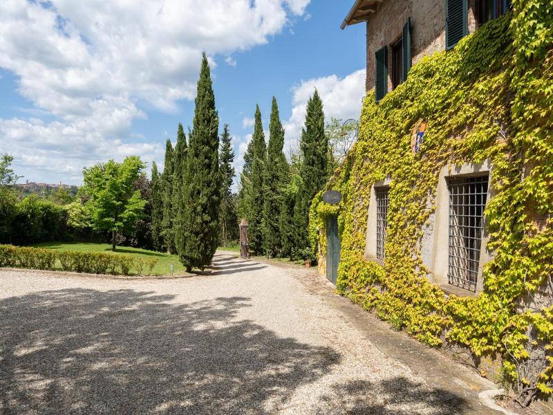 Il Palazzetto image